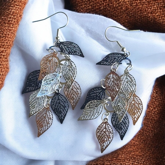 🆕Boho Chic Multicolor Leaf Dangle Earrings Lightweight Festival Trendy Jewelry - Picture 1 of 12